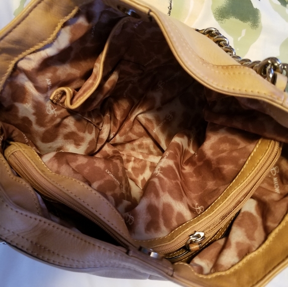 B. Makowsky genuine leather purse - Picture 5 of 10